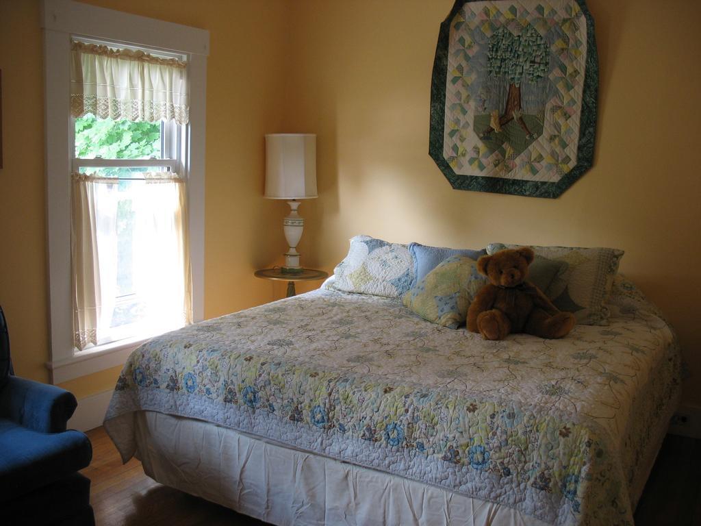 Bellows Falls Hugging Bear Inn المظهر الخارجي الصورة