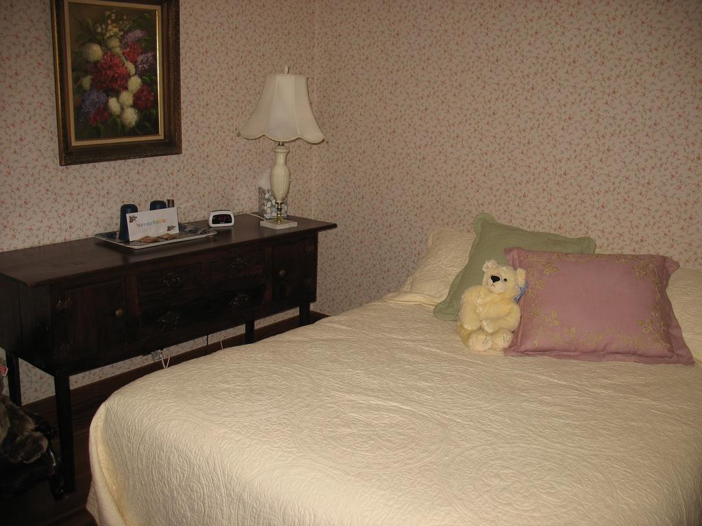 Bellows Falls Hugging Bear Inn المظهر الخارجي الصورة