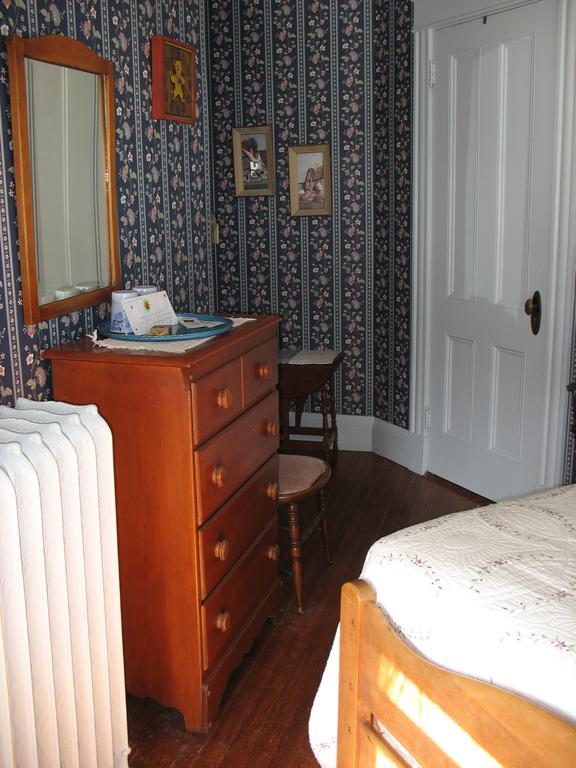 Bellows Falls Hugging Bear Inn المظهر الخارجي الصورة