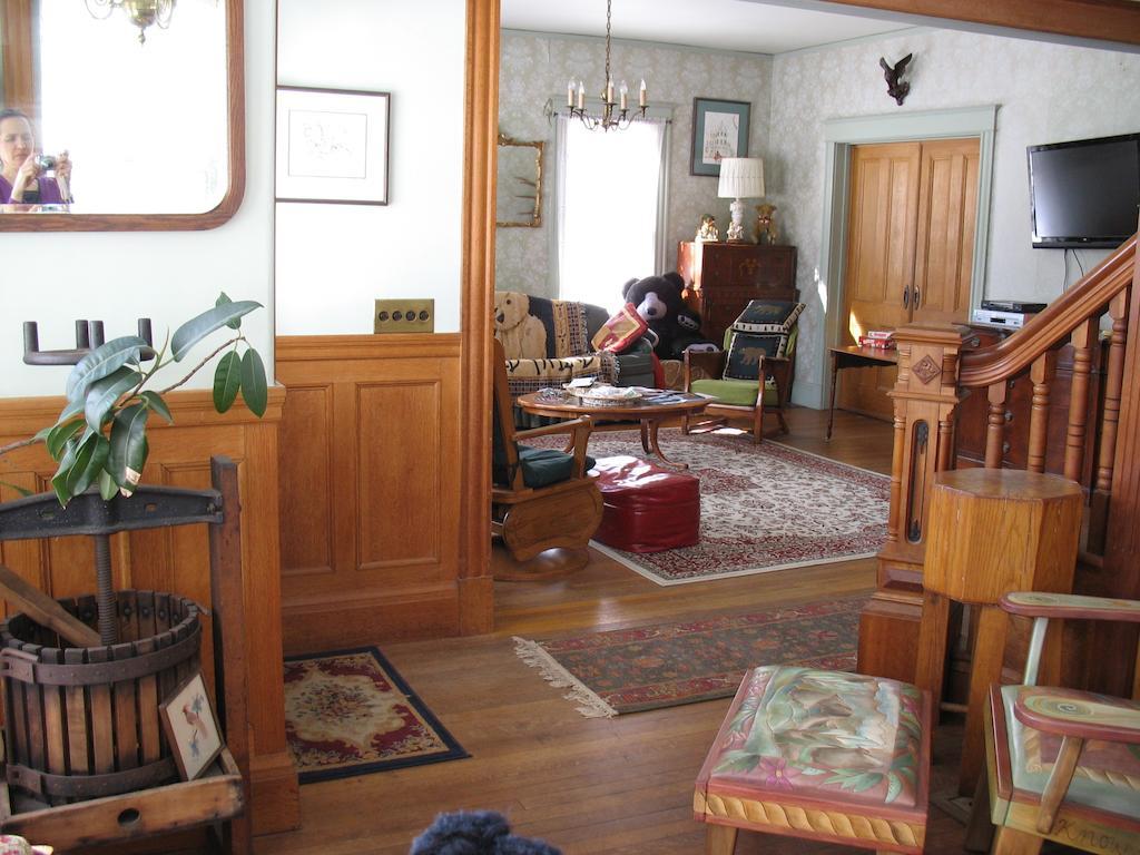 Bellows Falls Hugging Bear Inn المظهر الخارجي الصورة
